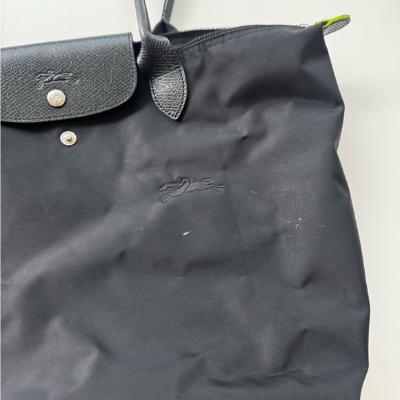 Longchamp Black Tote Bag with Double Handles and Spacious Design - Picture 4 of 5